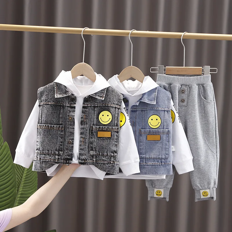 Wholesale new fashion Boys 3 Pieces Clothing Set long sleeves hooded shirt +denim vest + pants outfits for kids, Picture shows
Wholesale new fashion Boys 3 Pieces Clothing Set long sleeves hooded shirt +denim vest + pants outfits for kids, Picture shows