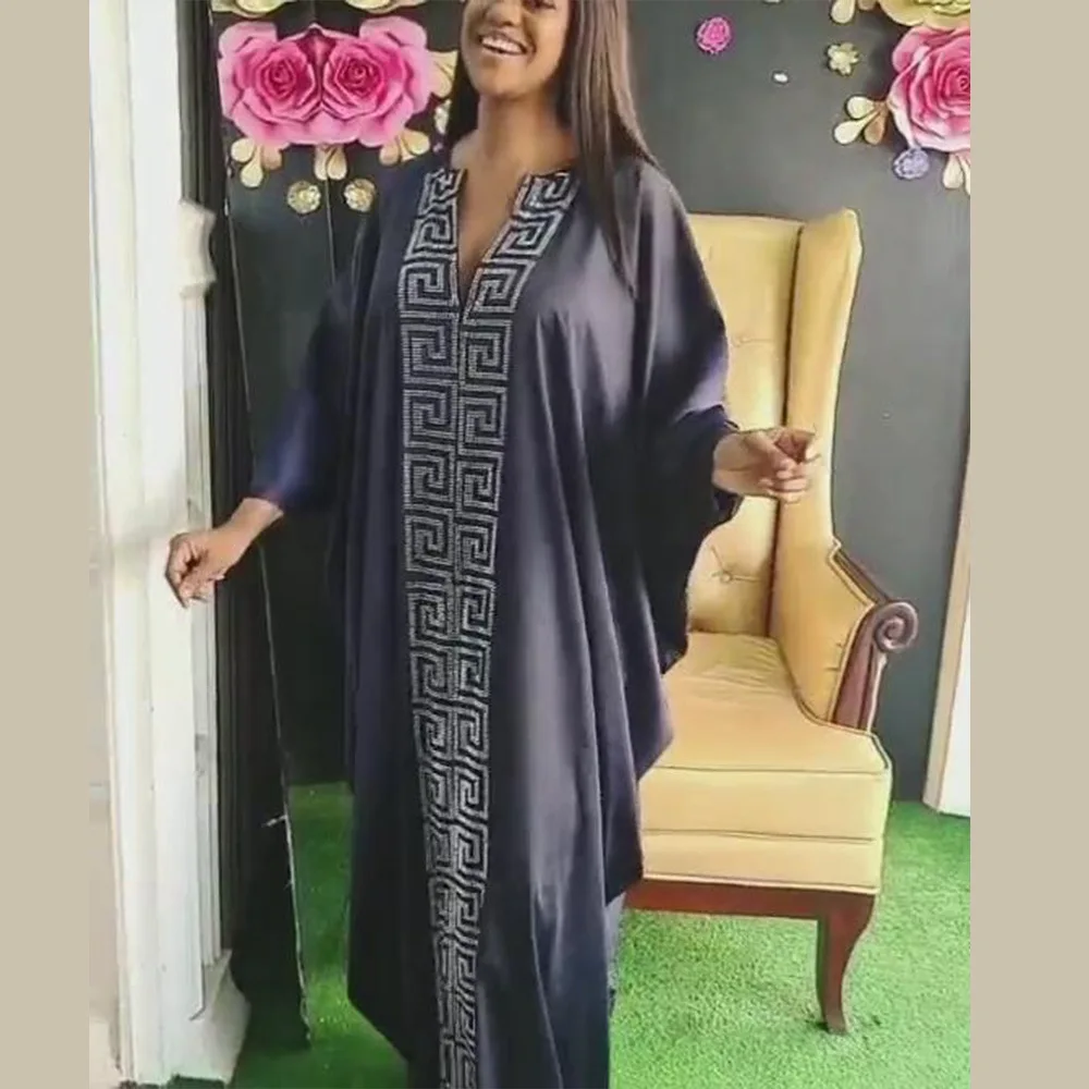 Fashionable African Large Size Bat Sleeve Silk Rhinestone Dress Muslim Islamic Style Robe
Fashionable African Large Size Bat Sleeve Silk Rhinestone Dress Muslim Islamic Style Robe