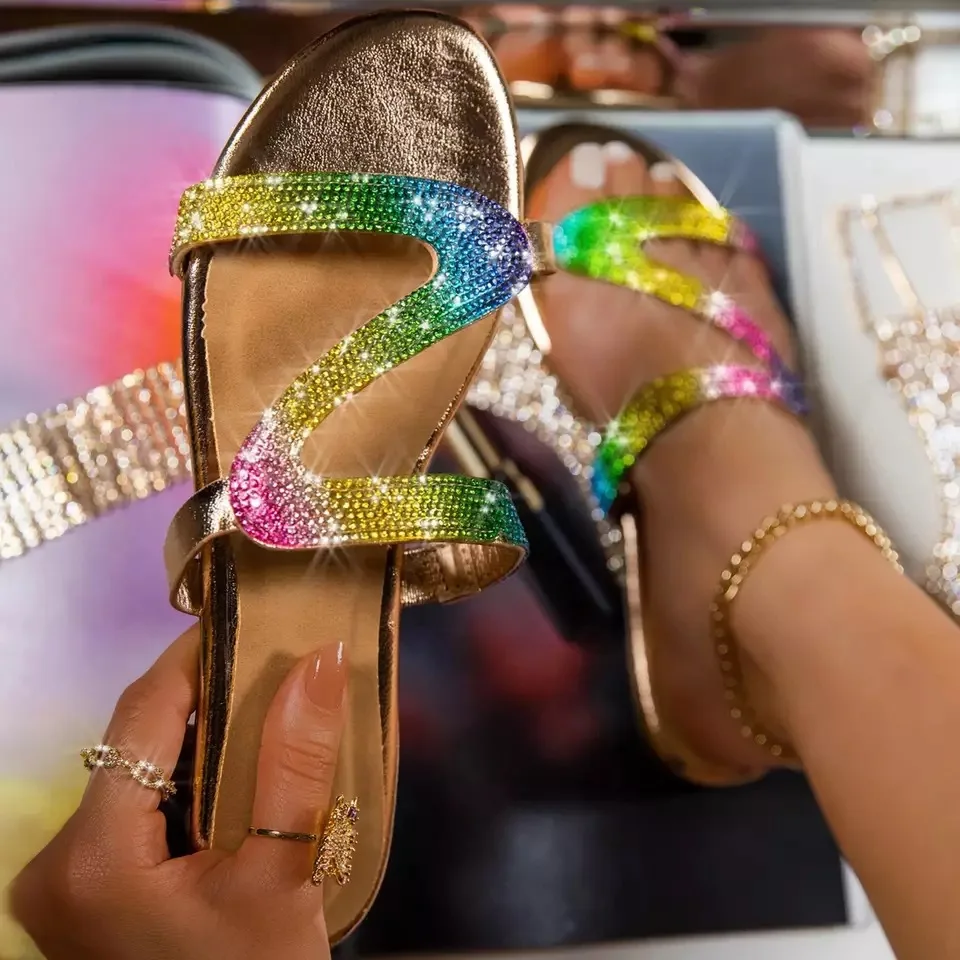 2021 New design open toe colorful bling diamond flat luxury flip flops rhinestone women's anti-slip home leisure slippers, Pictures
2021 New design open toe colorful bling diamond flat luxury flip flops rhinestone women's anti-slip home leisure slippers, Pictures