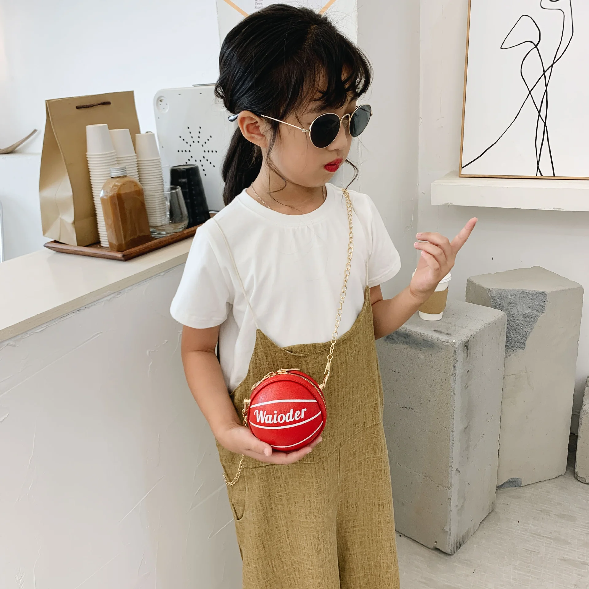 Popular Fashion Basketball Shape One Shoulder Messenger Handbag Purse Handbag Messenger Pu Bag Girls
Popular Fashion Basketball Shape One Shoulder Messenger Handbag Purse Handbag Messenger Pu Bag Girls