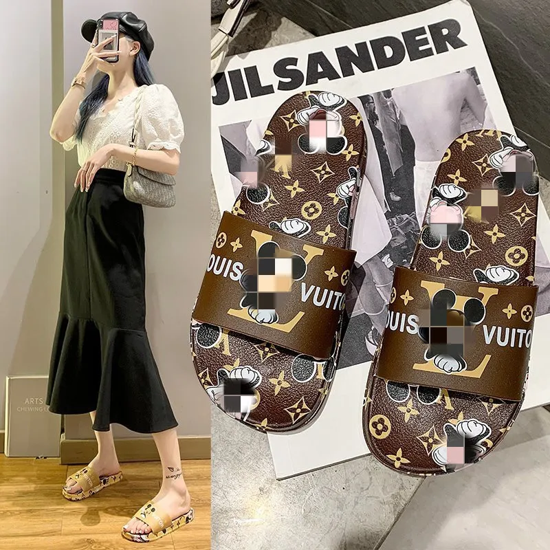 Mickey slippers in 2021 summer home style, comfortable, thick bottom, cool slippers, Customized color
Mickey slippers in 2021 summer home style, comfortable, thick bottom, cool slippers, Customized color