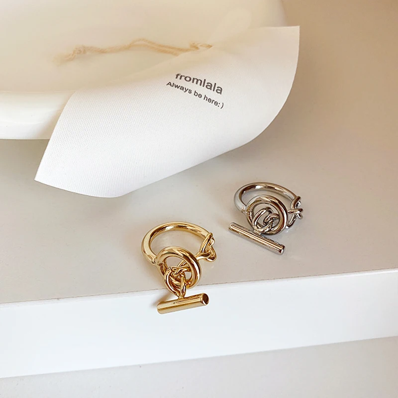 Fashion OT Buckle Metal Chain Open Ring Minimalist Hollow Metal Irregular Ring Twist Chain Geometric Women Jewelry
Fashion OT Buckle Metal Chain Open Ring Minimalist Hollow Metal Irregular Ring Twist Chain Geometric Women Jewelry