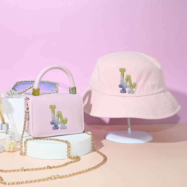 Trendy Luxury Fashion Famous Fur Designer Brands LA Fur Purse And Hat Handbags Matching LA Hat And Purse Set LA Bag Set, Customizable
Trendy Luxury Fashion Famous Fur Designer Brands LA Fur Purse And Hat Handbags Matching LA Hat And Purse Set LA Bag Set, Customizable