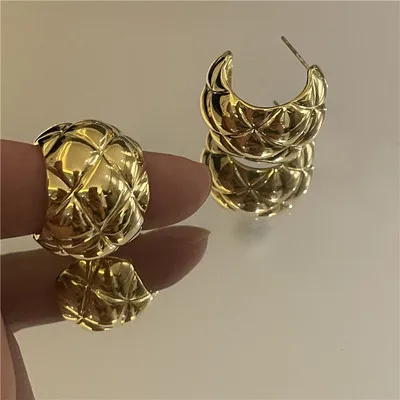 2021 Newest Real Gold Plated Lozenge Band Earrings Chunky Geometric Width C Stud Earrings For Women
2021 Newest Real Gold Plated Lozenge Band Earrings Chunky Geometric Width C Stud Earrings For Women
