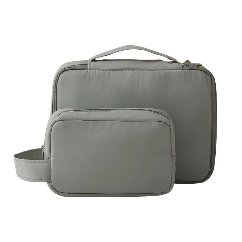 Travel Hook Hanging Makeup Bag Household Large Space Polyester Tote Toiletry Bag Foldable Cosmetic Bag With Zipper
Travel Hook Hanging Makeup Bag Household Large Space Polyester Tote Toiletry Bag Foldable Cosmetic Bag With Zipper