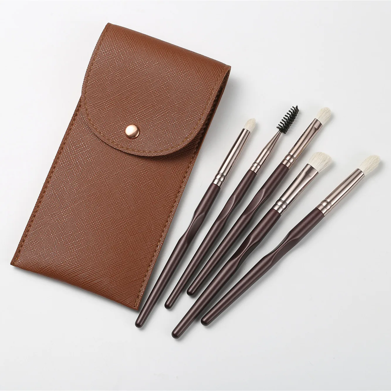 wholesale 2020 sell hot high quality beauty makeup brush set 5pcs brown wood handle wool hair makeup eye brush set
wholesale 2020 sell hot high quality beauty makeup brush set 5pcs brown wood handle wool hair makeup eye brush set