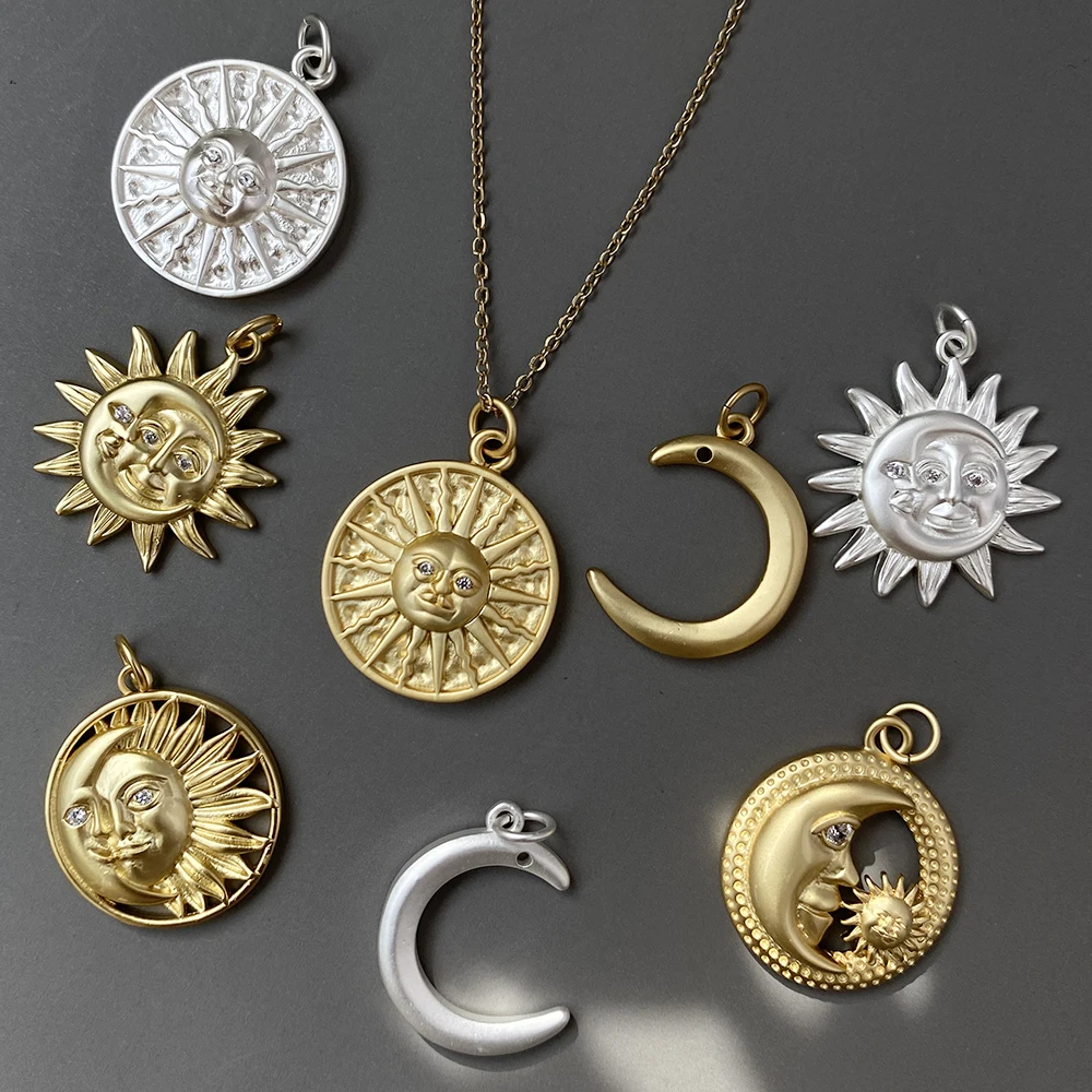Simple Design18k Gold Plated Copper Cz Charm Sun Pendant Necklace Moon Charms For Jewelry Making, Gold&silver
Simple Design18k Gold Plated Copper Cz Charm Sun Pendant Necklace Moon Charms For Jewelry Making, Gold&silver