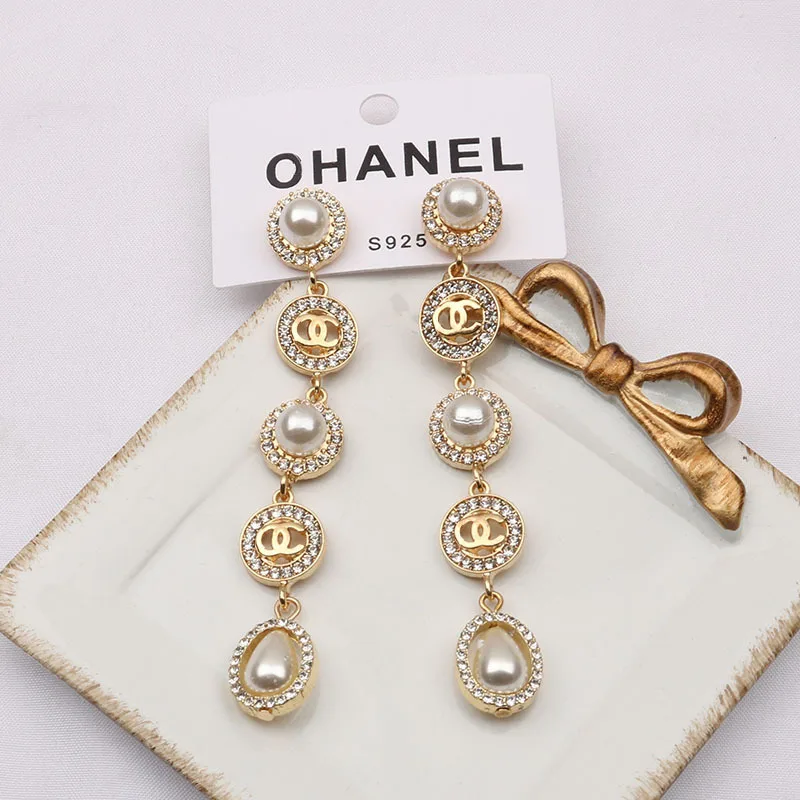 2021 fashion trendy exaggerate diamond geometric round shape hoop earrings women's popular jewelry pearl long earring, As picture
2021 fashion trendy exaggerate diamond geometric round shape hoop earrings women's popular jewelry pearl long earring, As picture