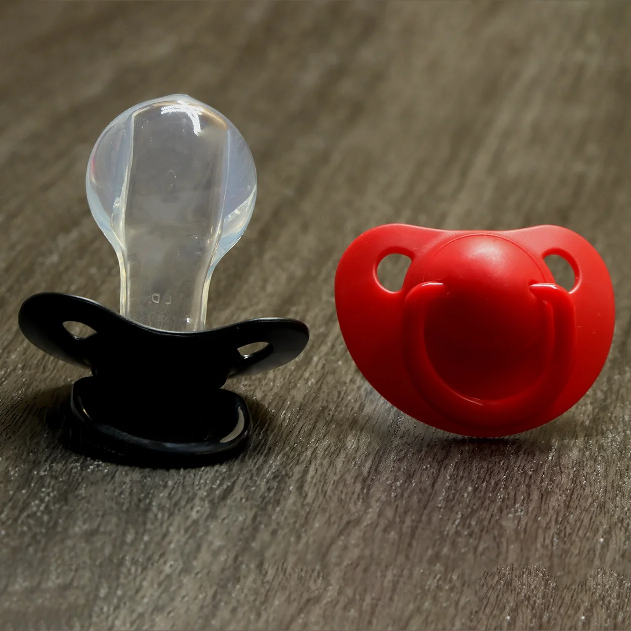 Custom adult abdl cherry baby bottle with big sized pacifier coloured teets fetish bull sets
Custom adult abdl cherry baby bottle with big sized pacifier coloured teets fetish bull sets