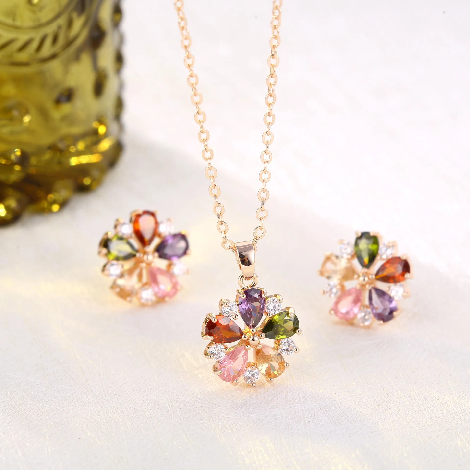 Female Rainbow Crystal Pendant Necklace ear Luxury Rose Gold Color Chain Necklaces ear For Women Vintage Flower Wedding Necklace, Customized color
Female Rainbow Crystal Pendant Necklace ear Luxury Rose Gold Color Chain Necklaces ear For Women Vintage Flower Wedding Necklace, Customized color