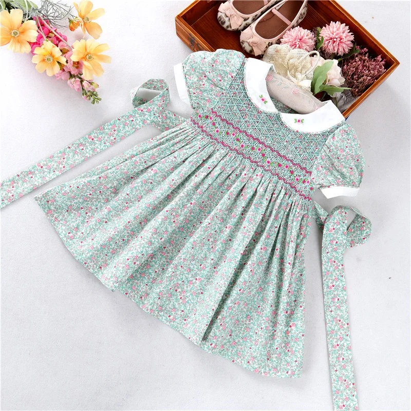 C042196 summer floral flower hand made baby girls smocked embroidery dresses cotton kids clothing wholesale children clothes
C042196 summer floral flower hand made baby girls smocked embroidery dresses cotton kids clothing wholesale children clothes