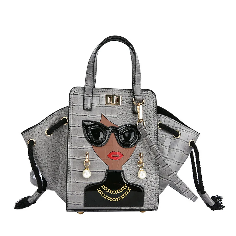 Stone galeries Lafayette glasses cute handbag Crocodile wings bag pearl rivets retro women bag
Stone galeries Lafayette glasses cute handbag Crocodile wings bag pearl rivets retro women bag