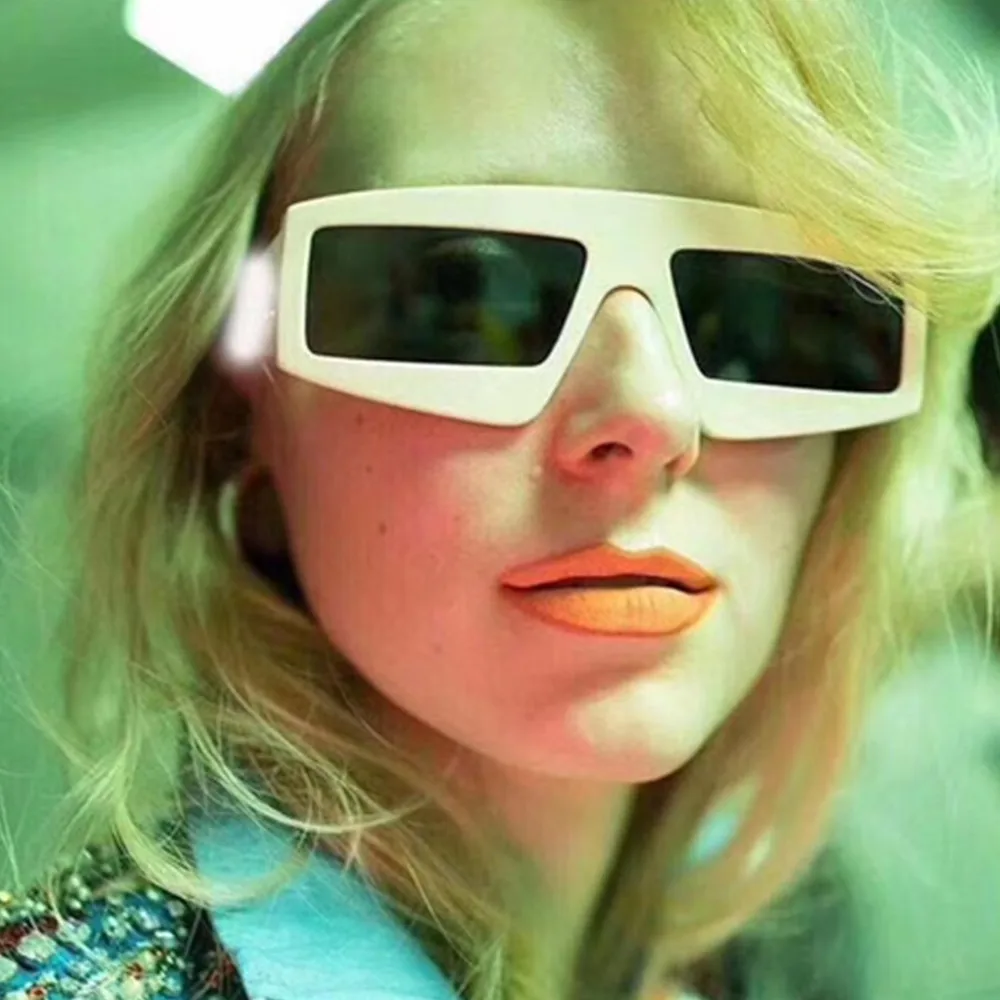 New Style Women's Sunglasses Fashion Big Frame Sunglasses Fashion Personality Street Photo Show Decorative Glasses
New Style Women's Sunglasses Fashion Big Frame Sunglasses Fashion Personality Street Photo Show Decorative Glasses