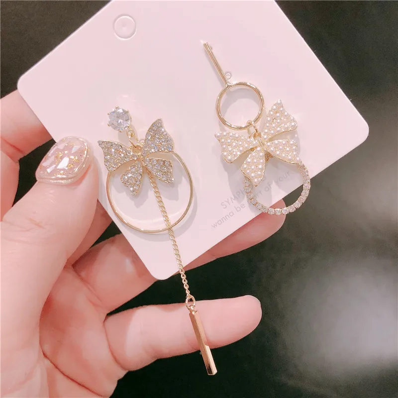 Silver Needle Temperament Flower String Women's Fashion Asymmetric Earrings Butterfly Earrings, As the picture
Silver Needle Temperament Flower String Women's Fashion Asymmetric Earrings Butterfly Earrings, As the picture