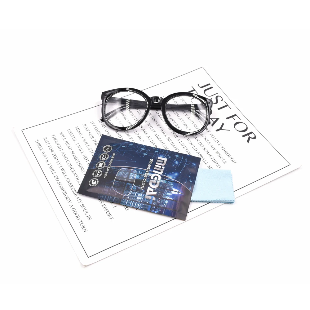 Reusable Anti-Fog Microfiber Suede Lens Cleaning Cloth Wipes For Prevent Fogging Eyeglasses
Reusable Anti-Fog Microfiber Suede Lens Cleaning Cloth Wipes For Prevent Fogging Eyeglasses