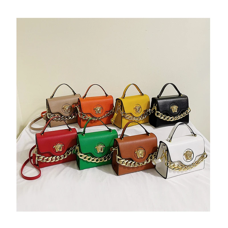 Brand Textured Thick Gold Chain Messenger Bags Chic Metal Lock Purses and Handbags For Women Luxury Shoulder Bolsas Mujer
Brand Textured Thick Gold Chain Messenger Bags Chic Metal Lock Purses and Handbags For Women Luxury Shoulder Bolsas Mujer
