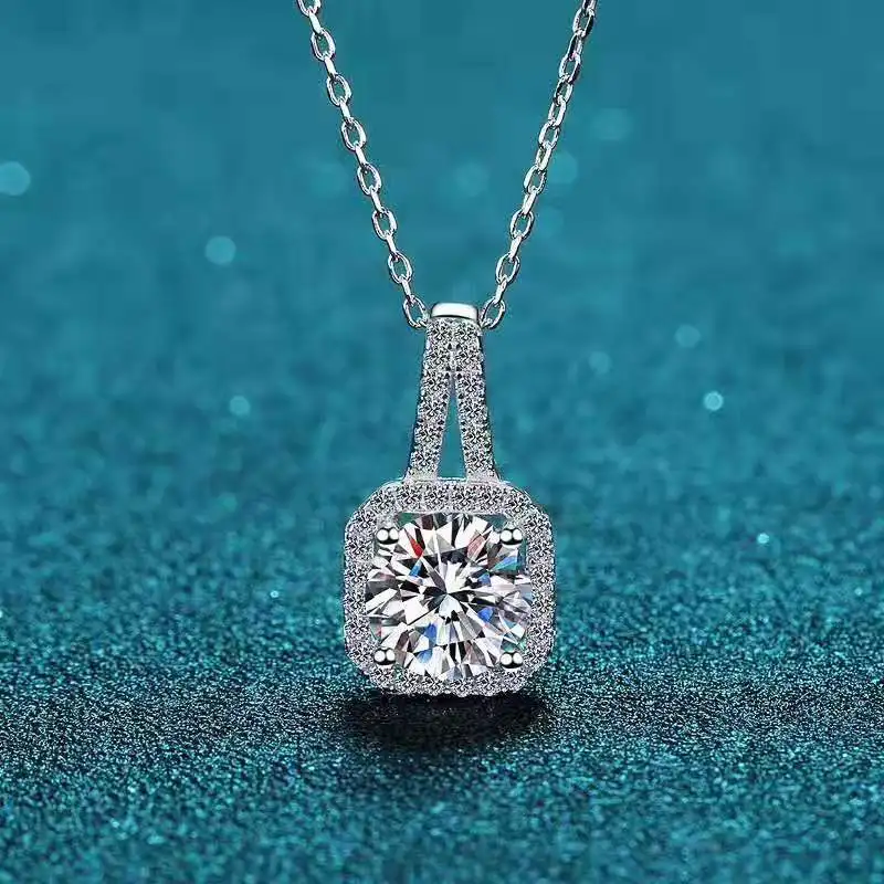 high quality 0.5/1/2 ct moissanite pendant necklace 925 sterling silver with 18k gold plated silver jewelry in stock party gift 
high quality 0.5/1/2 ct moissanite pendant necklace 925 sterling silver with 18k gold plated silver jewelry in stock party gift