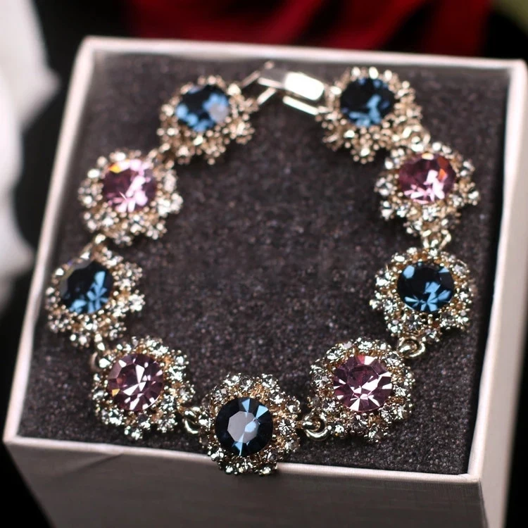 15 models vintage Diamond gold jewelry blue crystal rhinestone bracelet charm women, Gold,silver
15 models vintage Diamond gold jewelry blue crystal rhinestone bracelet charm women, Gold,silver