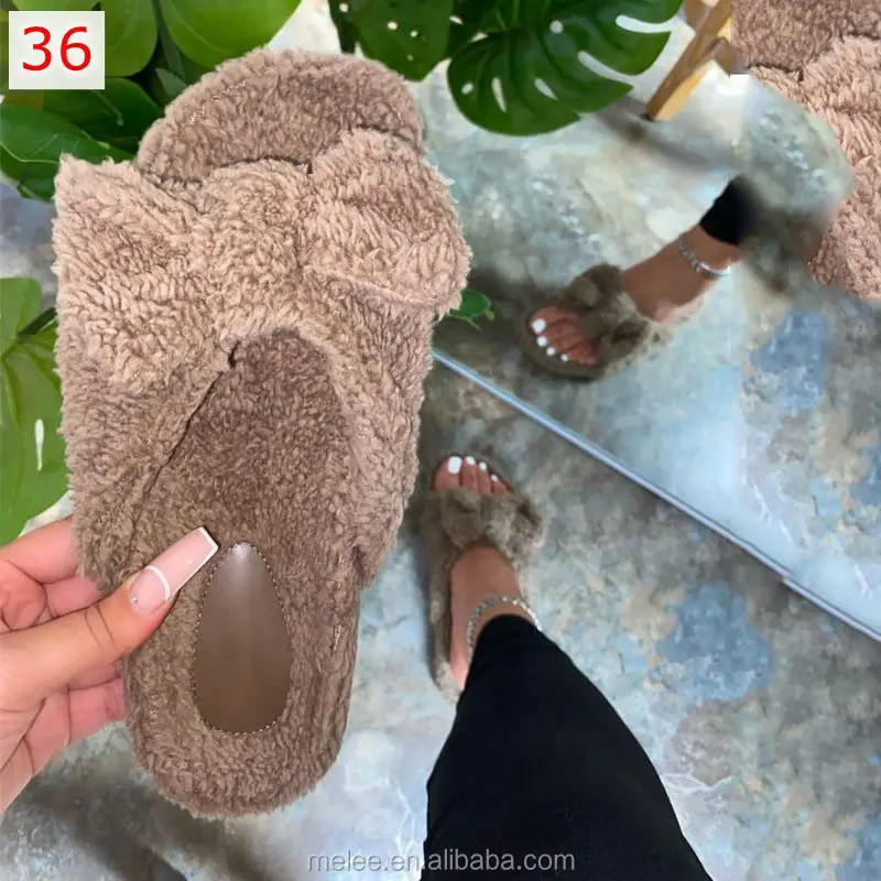 2021 New Woman Slippers Summer Shoes For Women New Fashion Diamond Decoration Mid Heel Women Shoes Basic Plus Size
2021 New Woman Slippers Summer Shoes For Women New Fashion Diamond Decoration Mid Heel Women Shoes Basic Plus Size