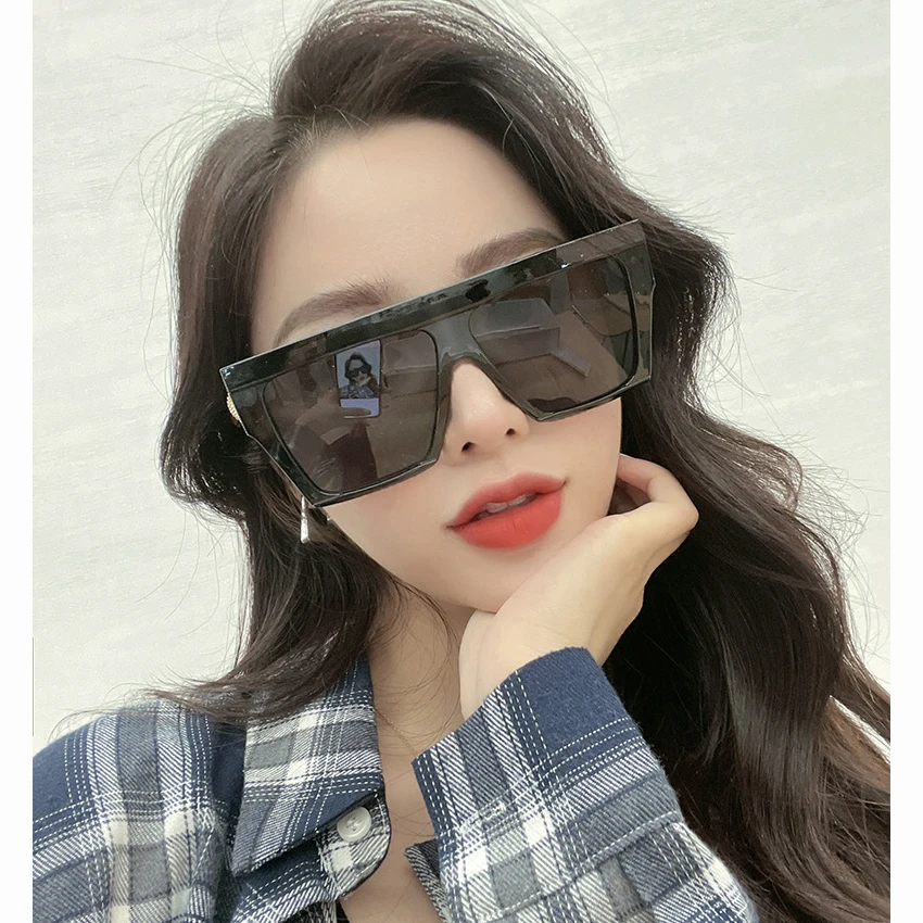 Retro Net Red Sunglasses Square Big Frame Bright Black Custom Sunglasses for women
Retro Net Red Sunglasses Square Big Frame Bright Black Custom Sunglasses for women