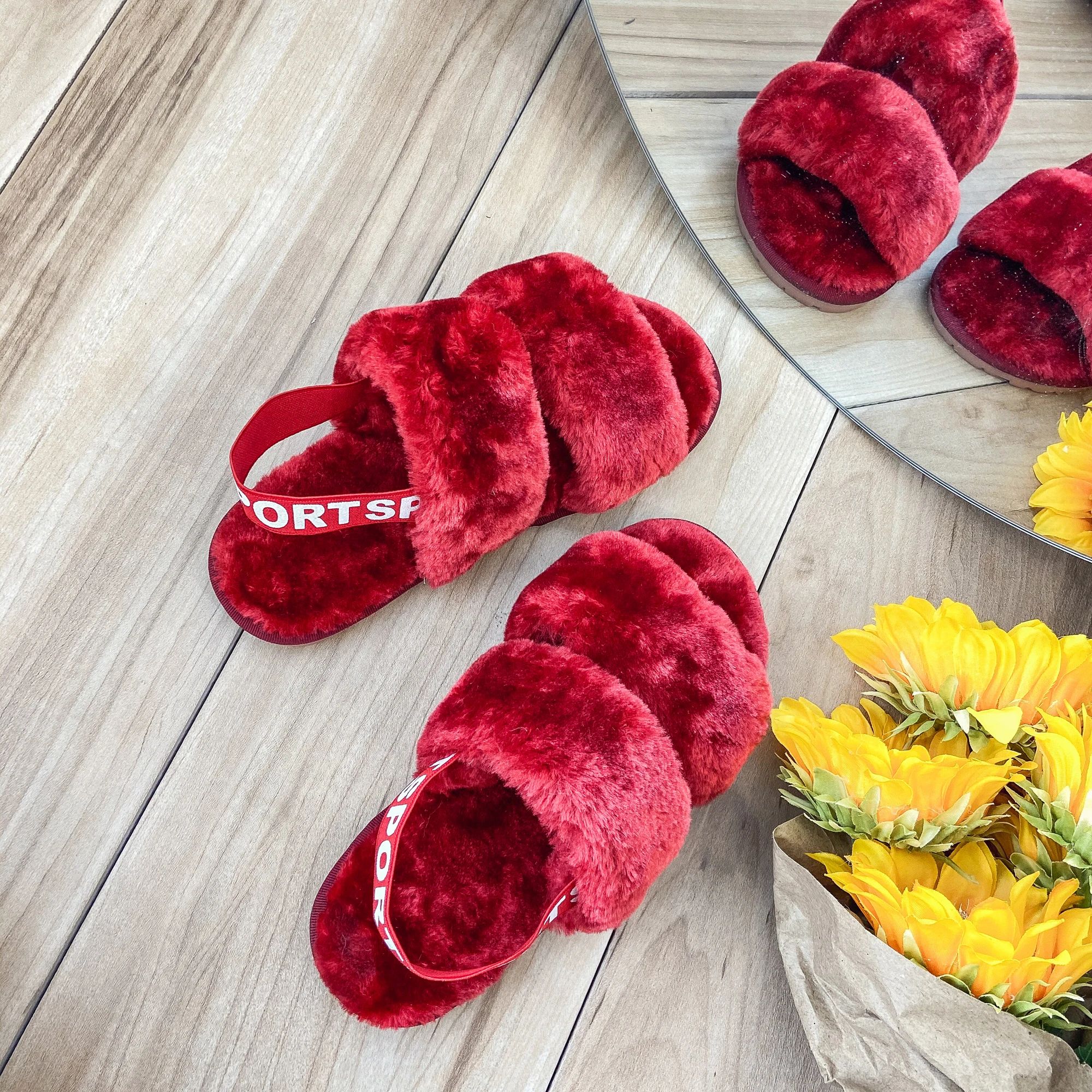 wholesale colorful warm fur slippers 2021 outdoor faxu fur slippers for women, As picture
wholesale colorful warm fur slippers 2021 outdoor faxu fur slippers for women, As picture
