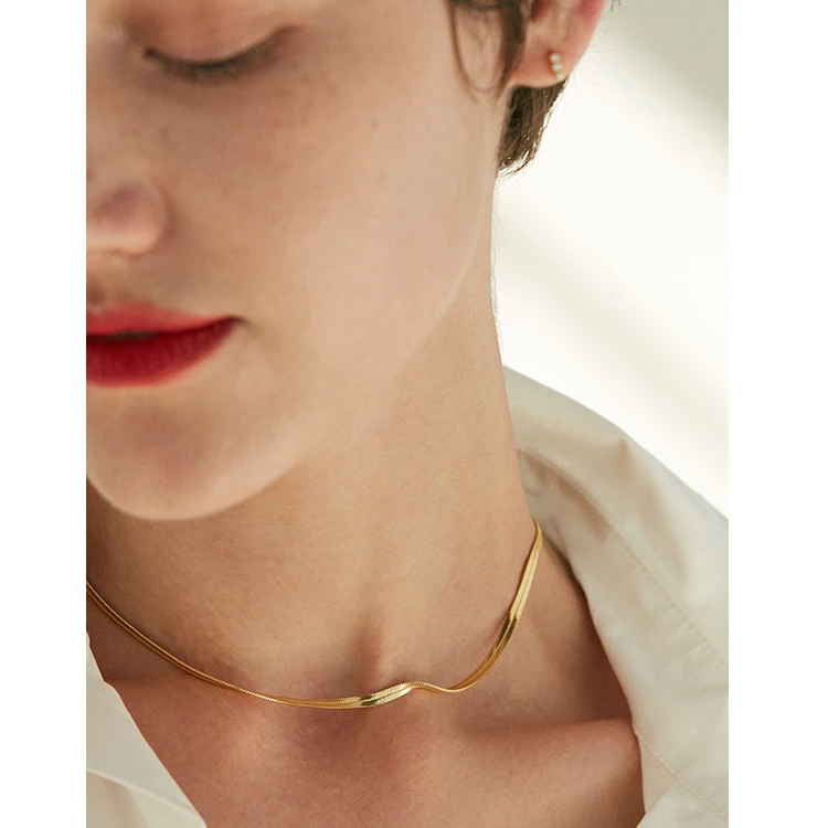 2021 New Jwelleries Gold Chain 18K Gold Plated 925 Sterling silver Snake Bone Choker herringbone necklace
2021 New Jwelleries Gold Chain 18K Gold Plated 925 Sterling silver Snake Bone Choker herringbone necklace
