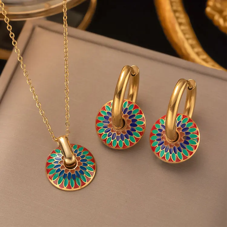 Tarnish Free Stainless Steel Necklace Earrings Jewelry Set Retro Colorful Drip Oil Daisy Pattern Disc Pendant Necklace Earrings
Tarnish Free Stainless Steel Necklace Earrings Jewelry Set Retro Colorful Drip Oil Daisy Pattern Disc Pendant Necklace Earrings