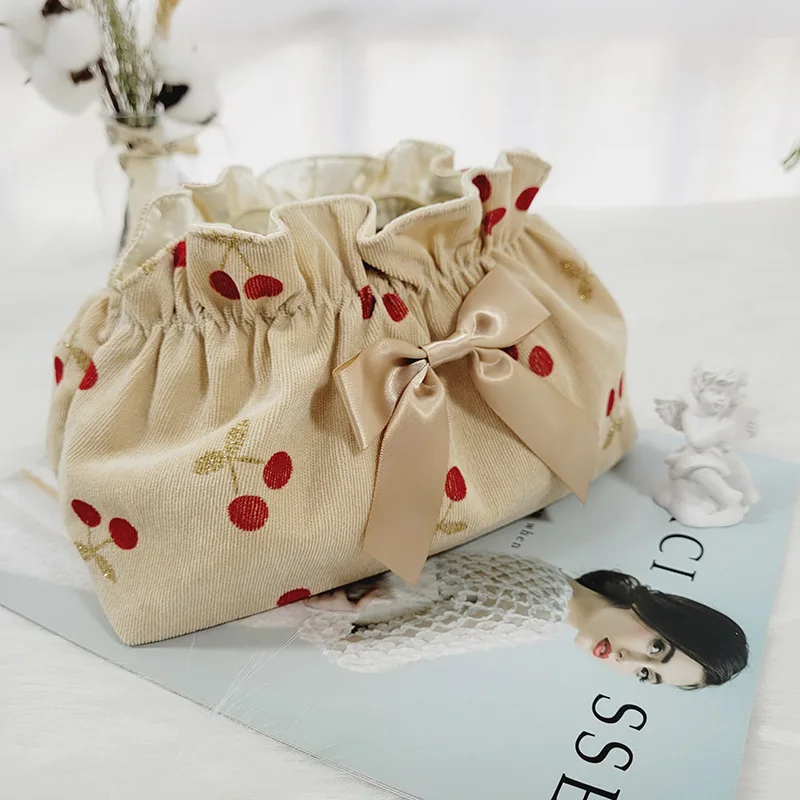 Cherry pattern dinner bag Women's small Qing New Wind Travel Portable bag Corduroy Storage bag
Cherry pattern dinner bag Women's small Qing New Wind Travel Portable bag Corduroy Storage bag