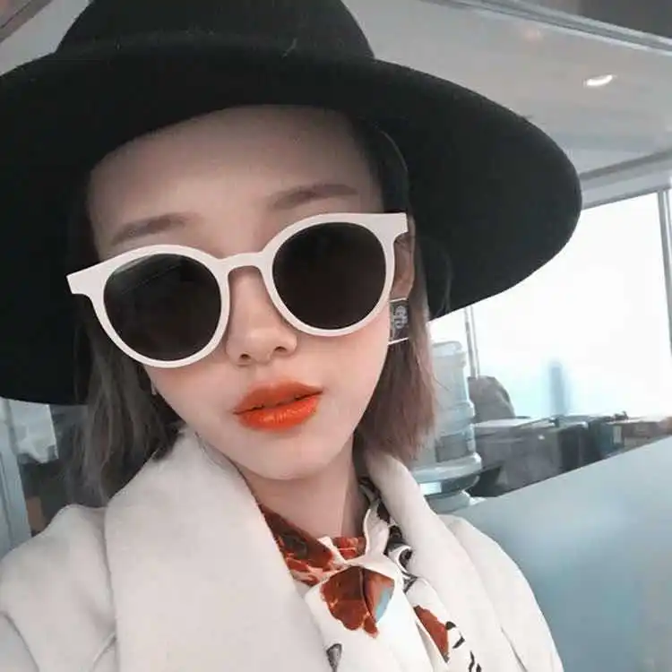 SKYWAY Wholesale Custom High Quality Vintage Korean Style Fashion Round Frame Sunglasses
SKYWAY Wholesale Custom High Quality Vintage Korean Style Fashion Round Frame Sunglasses