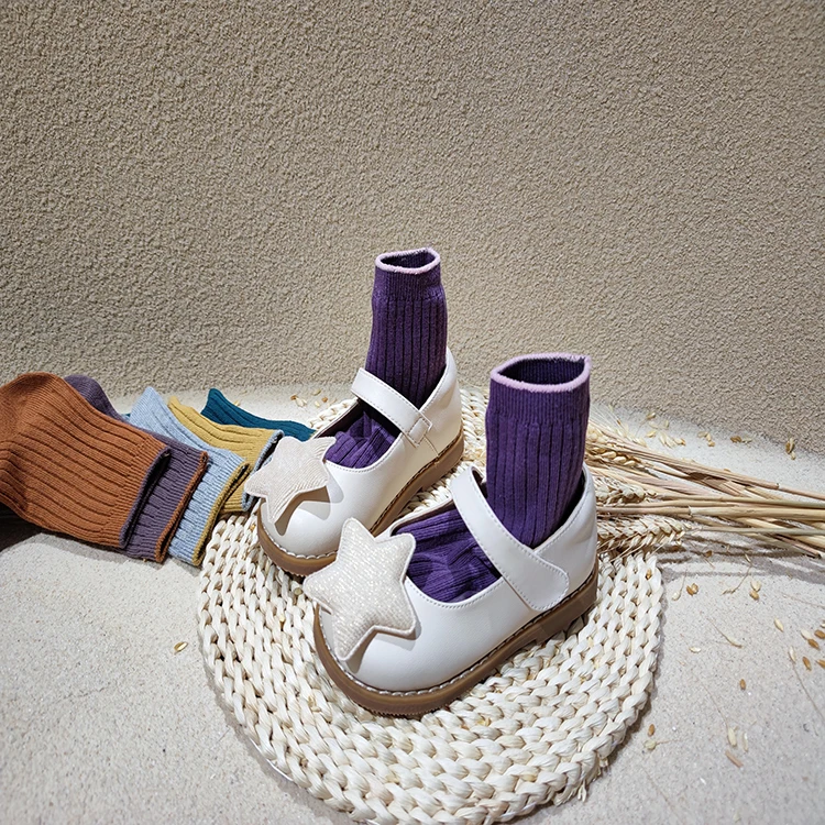 Girls shoes spring and autumn new baby single shoes soft sole fashion five-pointed star princess shoes
Girls shoes spring and autumn new baby single shoes soft sole fashion five-pointed star princess shoes