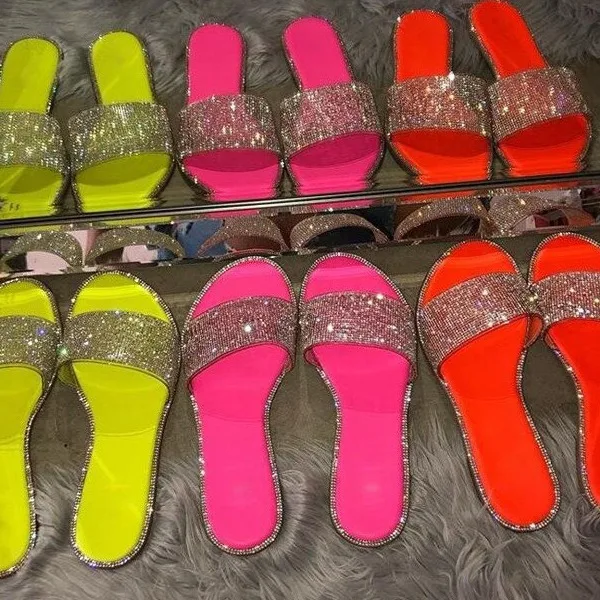 2021 lady PVC wholesale beach wear diamond outdoor female flat slippers slide slipper rhinestone twinkle women sandals, Black, blue, pink
2021 lady PVC wholesale beach wear diamond outdoor female flat slippers slide slipper rhinestone twinkle women sandals, Black, blue, pink
