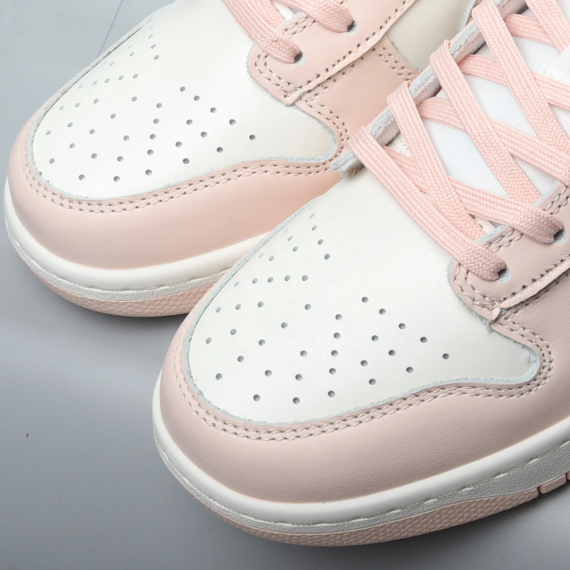High Quality Brand with Box New Arrival Orange Pearl Dunks Lows Shoes Women Pink Dunks Sneaker
High Quality Brand with Box New Arrival Orange Pearl Dunks Lows Shoes Women Pink Dunks Sneaker