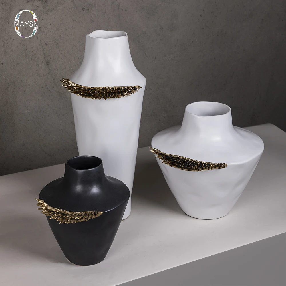 Luxury matte ceramic white vases living room decor luxury flower vase design gold spiked home decorating vases for hotel, White with gold
Luxury matte ceramic white vases living room decor luxury flower vase design gold spiked home decorating vases for hotel, White with gold