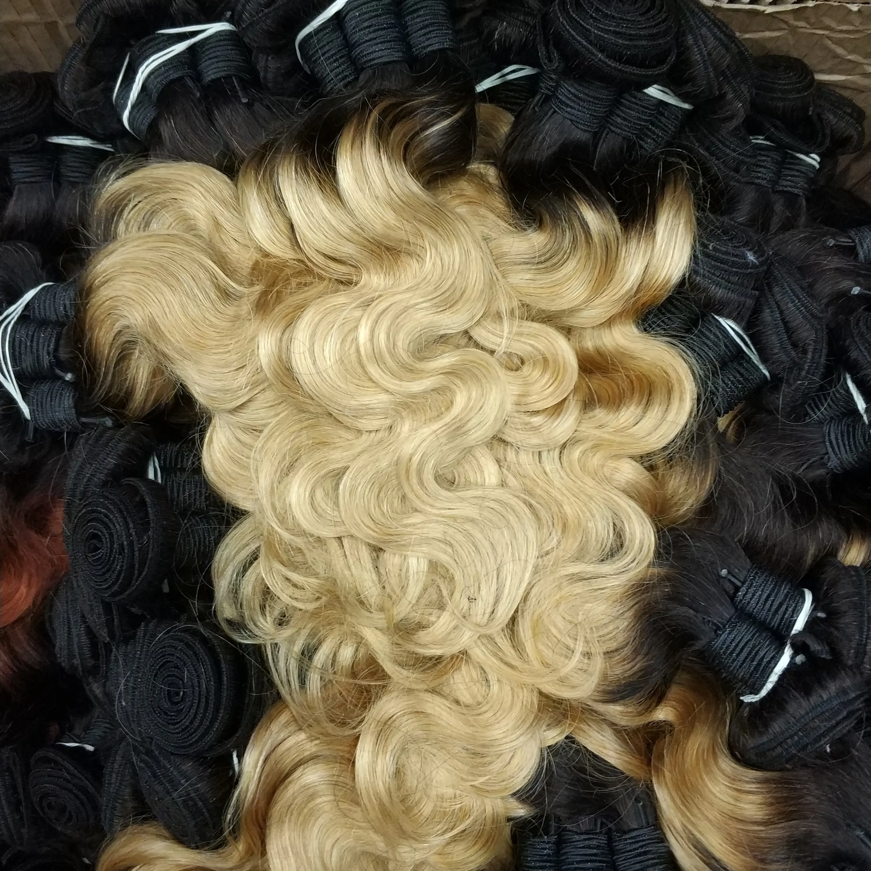 Letsfly body wavy brazilian hair bundle color Brazilian human hair bundles 1bbug 1b33L 1b27 1b33 1b30 color hair extension
Letsfly body wavy brazilian hair bundle color Brazilian human hair bundles 1bbug 1b33L 1b27 1b33 1b30 color hair extension