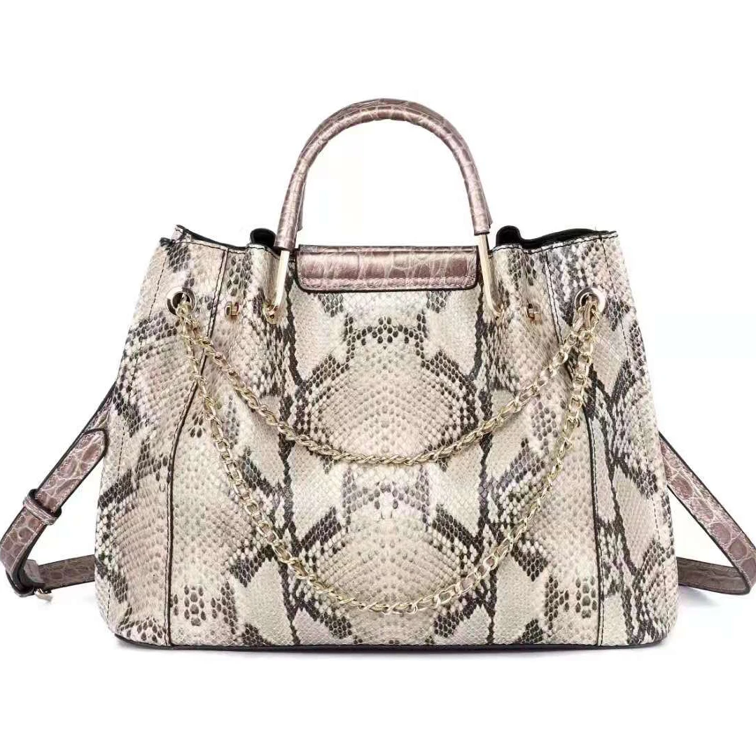 2021 Designer New Fashion Trendy Women Luxury Large Capacity Handbag snake pattern genuine Leather handbag women bags
2021 Designer New Fashion Trendy Women Luxury Large Capacity Handbag snake pattern genuine Leather handbag women bags