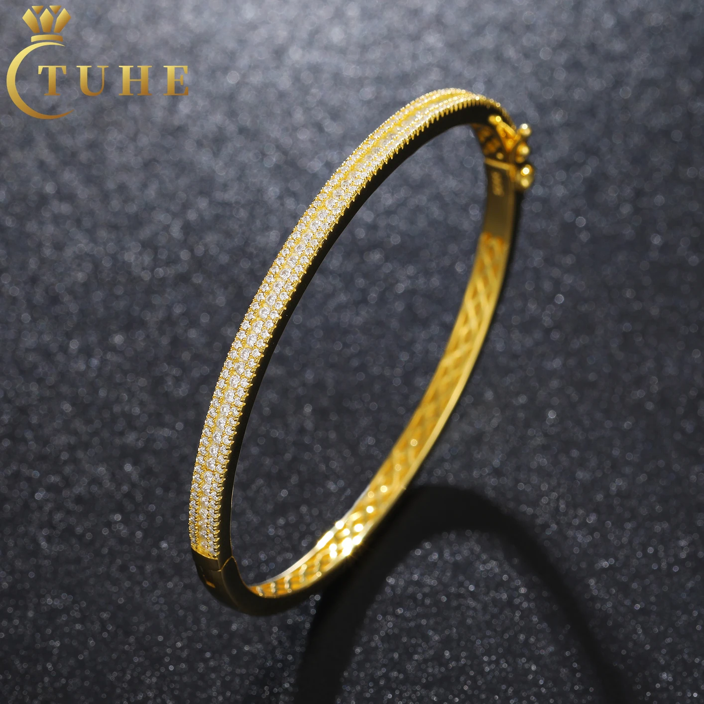 Fashion 4mm 1 to 3 Rows Moissanite Classic Tennis Bangle Luxury 925 Sterling Silver Lab Mossanite Diamond Tennis Bracelet
Fashion 4mm 1 to 3 Rows Moissanite Classic Tennis Bangle Luxury 925 Sterling Silver Lab Mossanite Diamond Tennis Bracelet