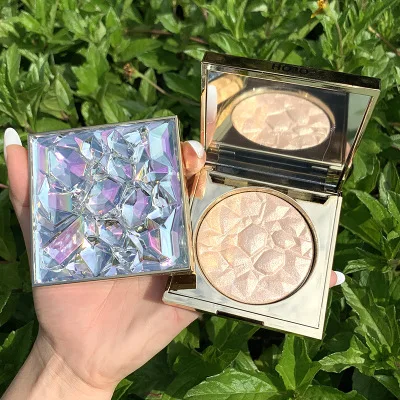 OEM brightening complexion repairing volume brightening three dimensional effect brightening highlight powder makeup
OEM brightening complexion repairing volume brightening three dimensional effect brightening highlight powder makeup