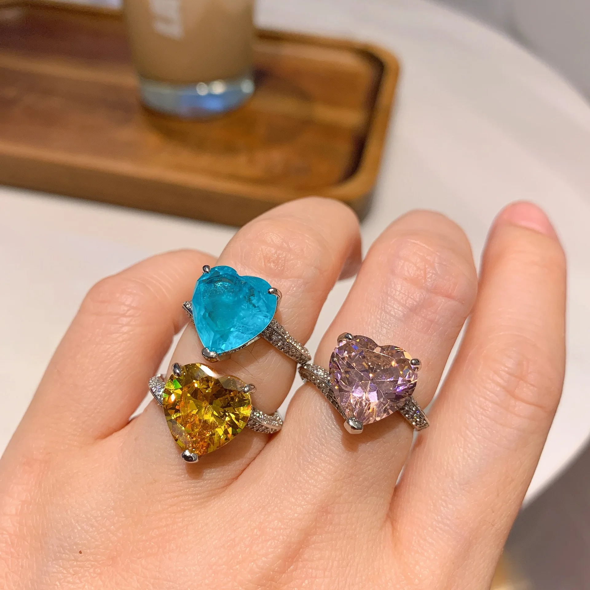 New Design Heart Shaped Paraiba Finger Rings Vintage Gold Plated Pink Yellow Diamond Love Heart Rings For Women Ladies
New Design Heart Shaped Paraiba Finger Rings Vintage Gold Plated Pink Yellow Diamond Love Heart Rings For Women Ladies