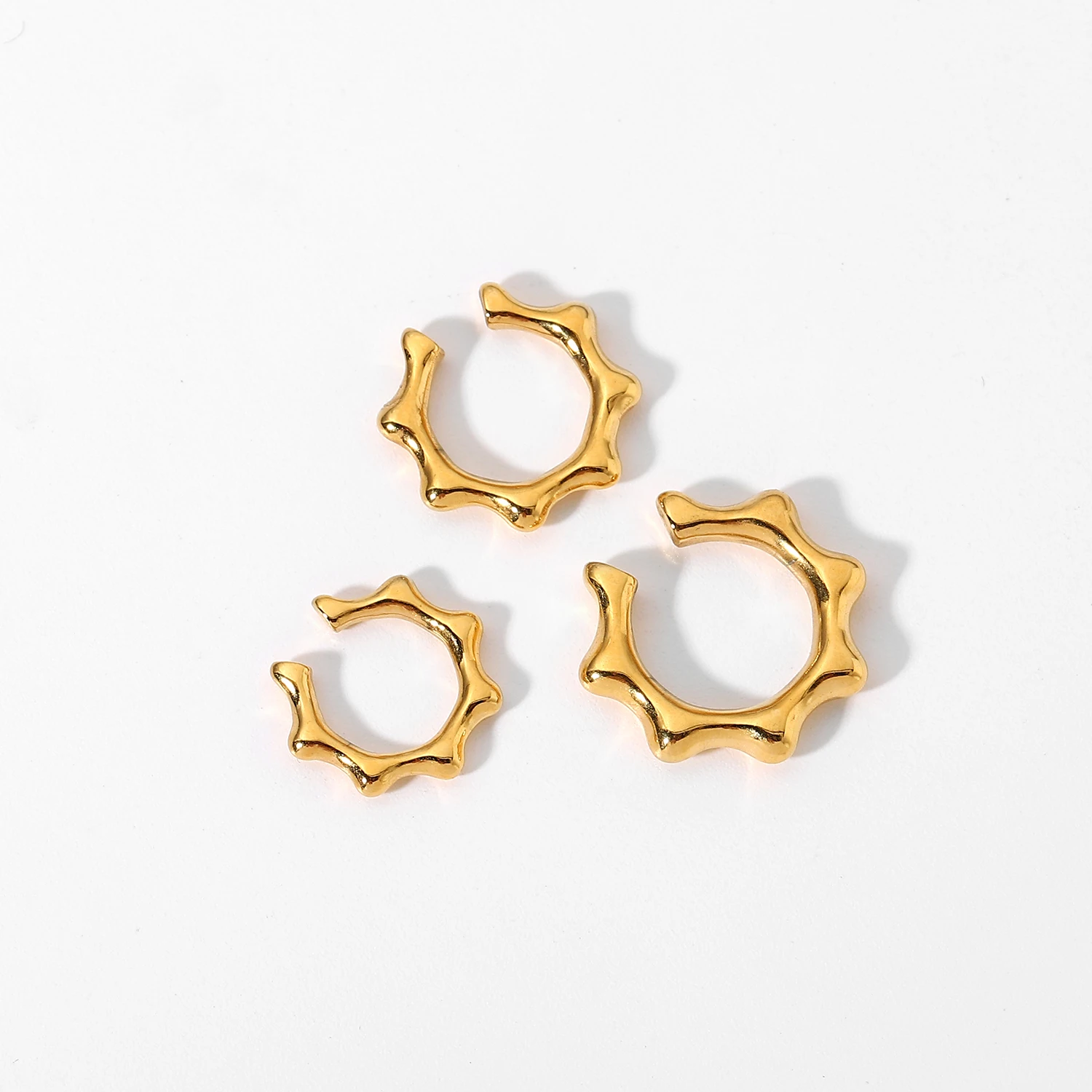 Minimalist Bamboo C Shaped Cartilage Clip 18K Gold Plated Stainless Steel Earrings Jewelry Ear Cuff Clip Earrings For men women
Minimalist Bamboo C Shaped Cartilage Clip 18K Gold Plated Stainless Steel Earrings Jewelry Ear Cuff Clip Earrings For men women