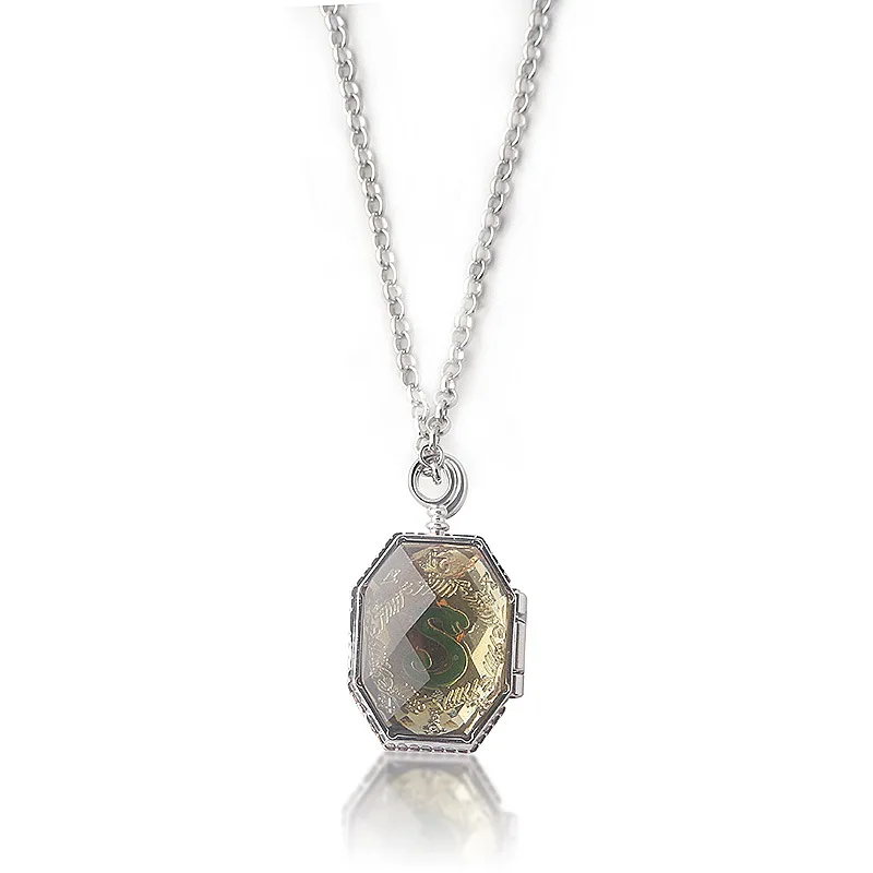 Fine jewelry supplier alloy necklace film and television best-selling necklace harry potteis Horcrux Slytherin necklace
Fine jewelry supplier alloy necklace film and television best-selling necklace harry potteis Horcrux Slytherin necklace