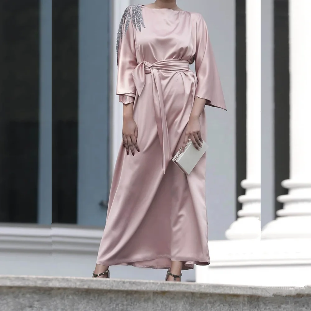 2021 New Modest fashion satin Abaya Muslim women dress in Dubai Islamic Clothing, Black, pink
2021 New Modest fashion satin Abaya Muslim women dress in Dubai Islamic Clothing, Black, pink
