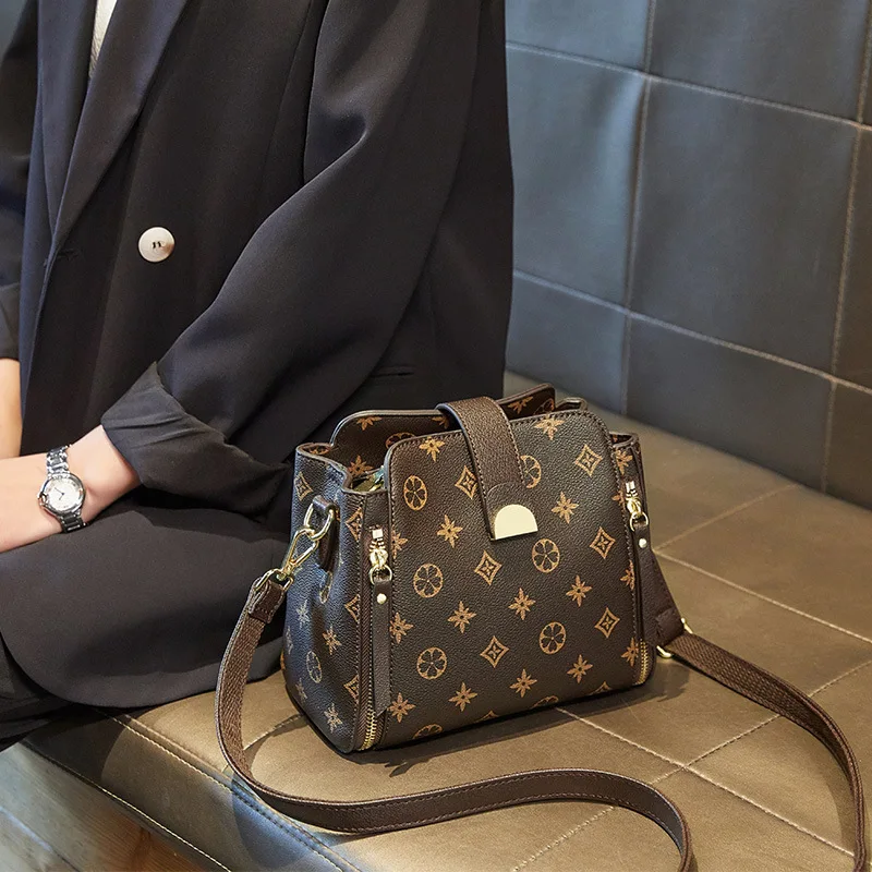 2021 original ladies cross body bag for women leather hand bag tote bag female cellphone purse wholesale
2021 original ladies cross body bag for women leather hand bag tote bag female cellphone purse wholesale