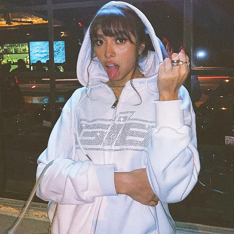 2021 Rhinestone Letter Print Women Long Sleeve Sweatshirt Hoodies Zipper Loose Oversized Streetwear Casual Hoodies for women
2021 Rhinestone Letter Print Women Long Sleeve Sweatshirt Hoodies Zipper Loose Oversized Streetwear Casual Hoodies for women