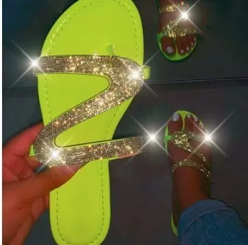 2020 Women summer flat bling slippers female shoes flip flops beach sandals outdoor ladies slides plus size girls jelly shoes
2020 Women summer flat bling slippers female shoes flip flops beach sandals outdoor ladies slides plus size girls jelly shoes