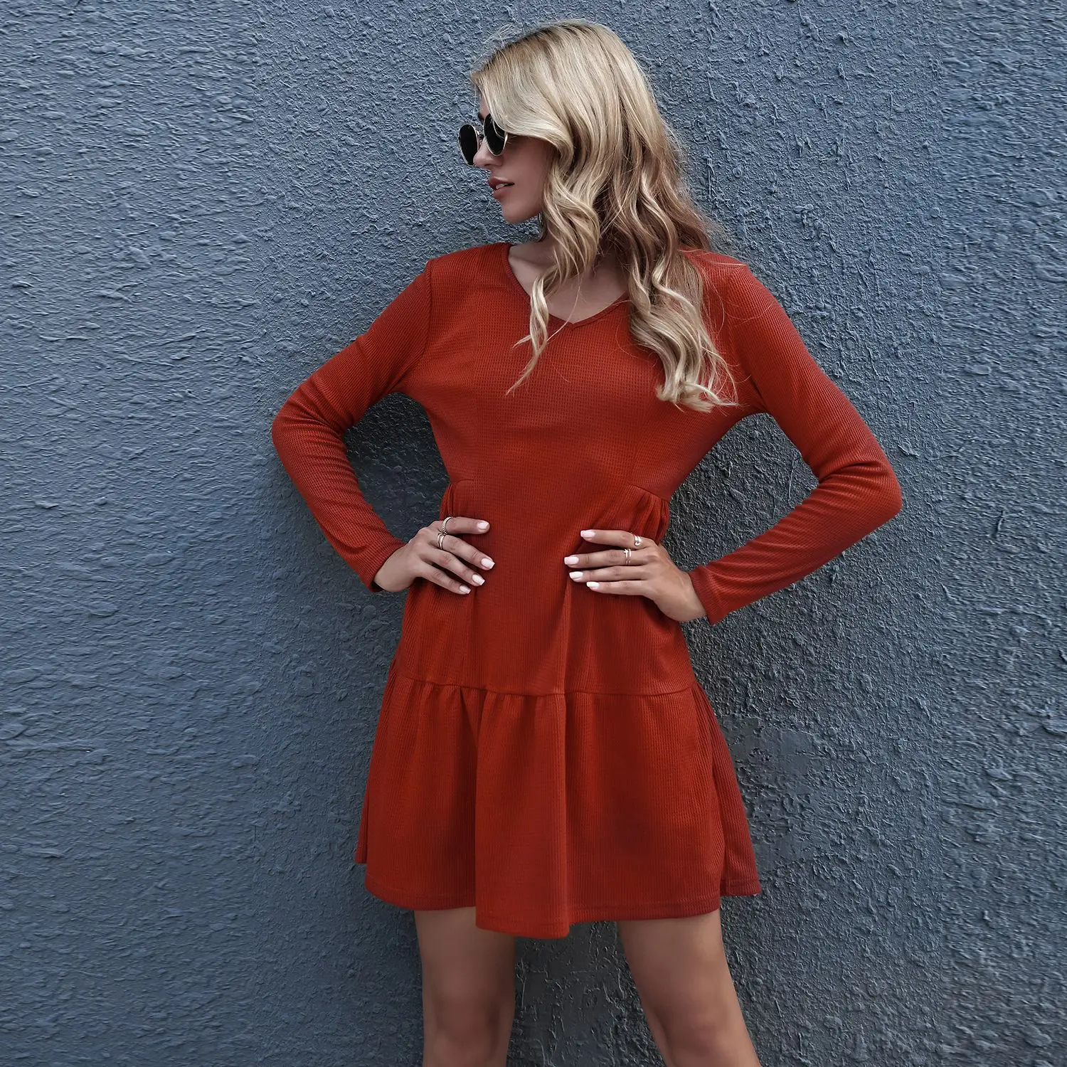 Autumn and winter 2021 solid color loose V-Neck long sleeve skirt casual business swing pleated irregular women's dress
Autumn and winter 2021 solid color loose V-Neck long sleeve skirt casual business swing pleated irregular women's dress