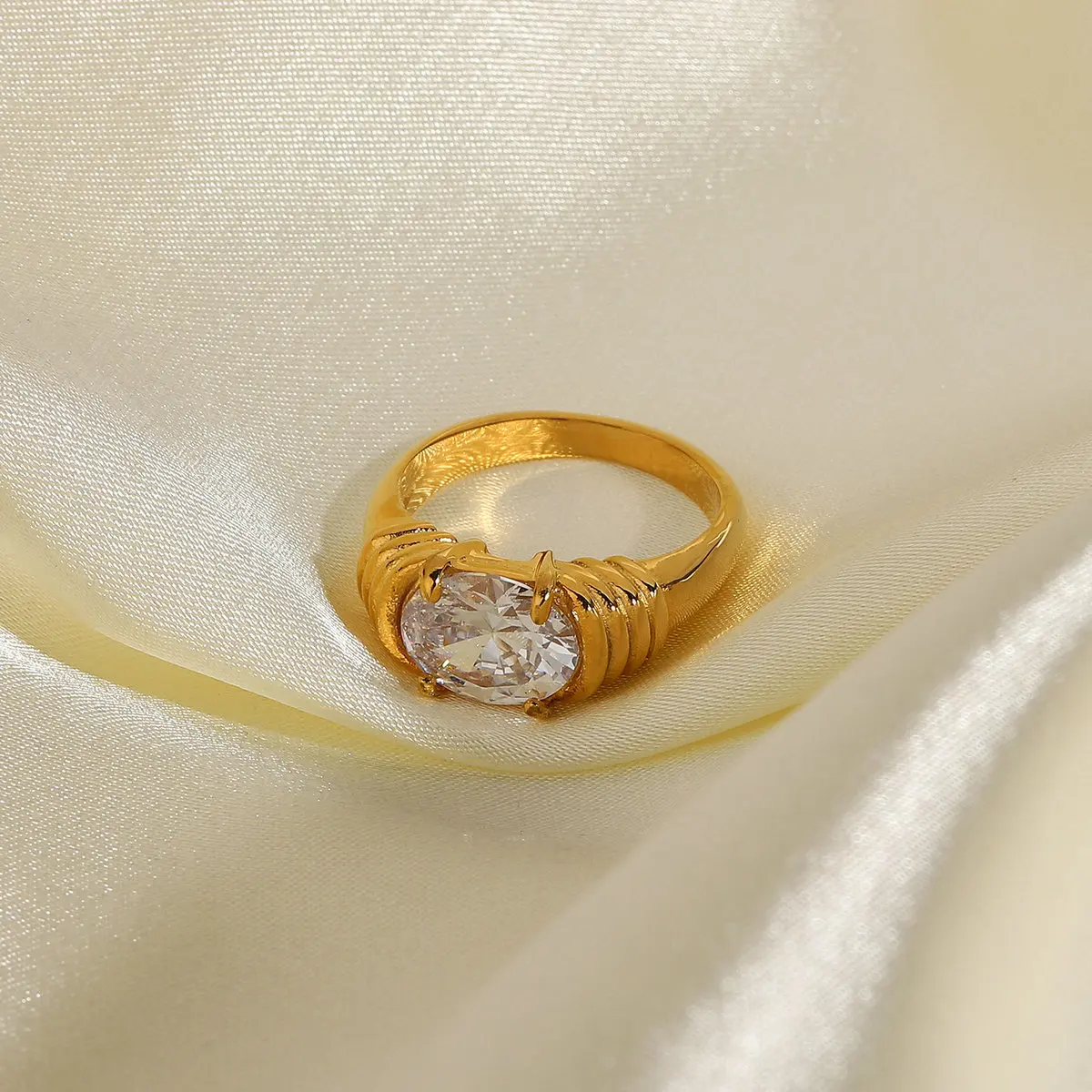 2021 High Quality Rings Wedding Engagement Jewelry 18K Gold Plated 316L Stainless Steel Zircon Rings For Women
2021 High Quality Rings Wedding Engagement Jewelry 18K Gold Plated 316L Stainless Steel Zircon Rings For Women