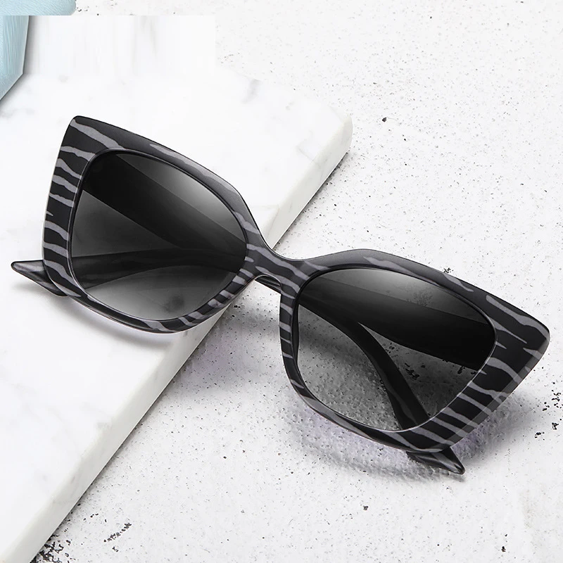 New Trendy Style Cat Eye Ladies Sunglasses Wholesale Fashion PC Frame Trendy Black Sun Glasses Unisex Shades, As the picture shows
New Trendy Style Cat Eye Ladies Sunglasses Wholesale Fashion PC Frame Trendy Black Sun Glasses Unisex Shades, As the picture shows