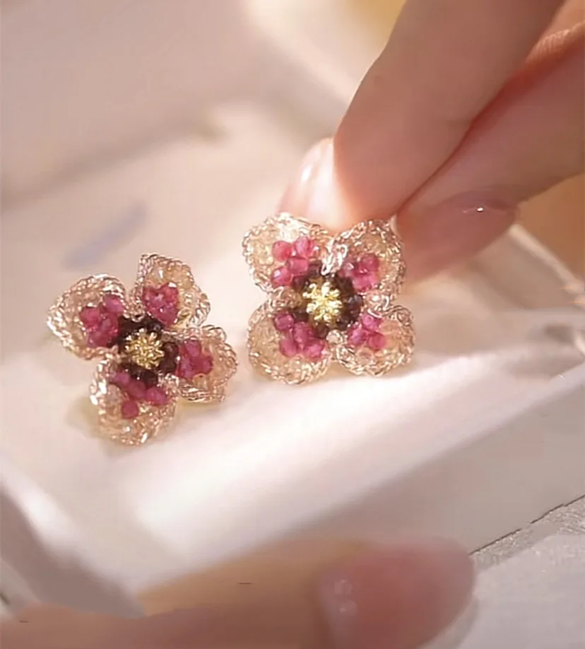 Fashion French Simple Gradient Crystal Flower Earrings Ear Studs Earrings Bridal For Women
Fashion French Simple Gradient Crystal Flower Earrings Ear Studs Earrings Bridal For Women