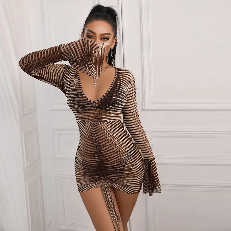 2021 New summer deep V neck printed flare smocked short casual sexy dress for women, 2 colors
2021 New summer deep V neck printed flare smocked short casual sexy dress for women, 2 colors