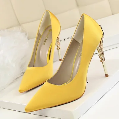 Fashion 10-12 CM Candy Colors Metal Carved Thin Heel High Heels Pumps Sexy Pointed Toe Ladies Shoes Wedding Shoes For Women
Fashion 10-12 CM Candy Colors Metal Carved Thin Heel High Heels Pumps Sexy Pointed Toe Ladies Shoes Wedding Shoes For Women